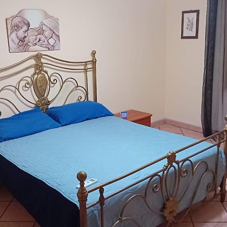 Cheap Central Room Палермо Екстер'єр фото